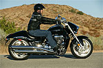 Новый мощный чоппер Suzuki VZR1800