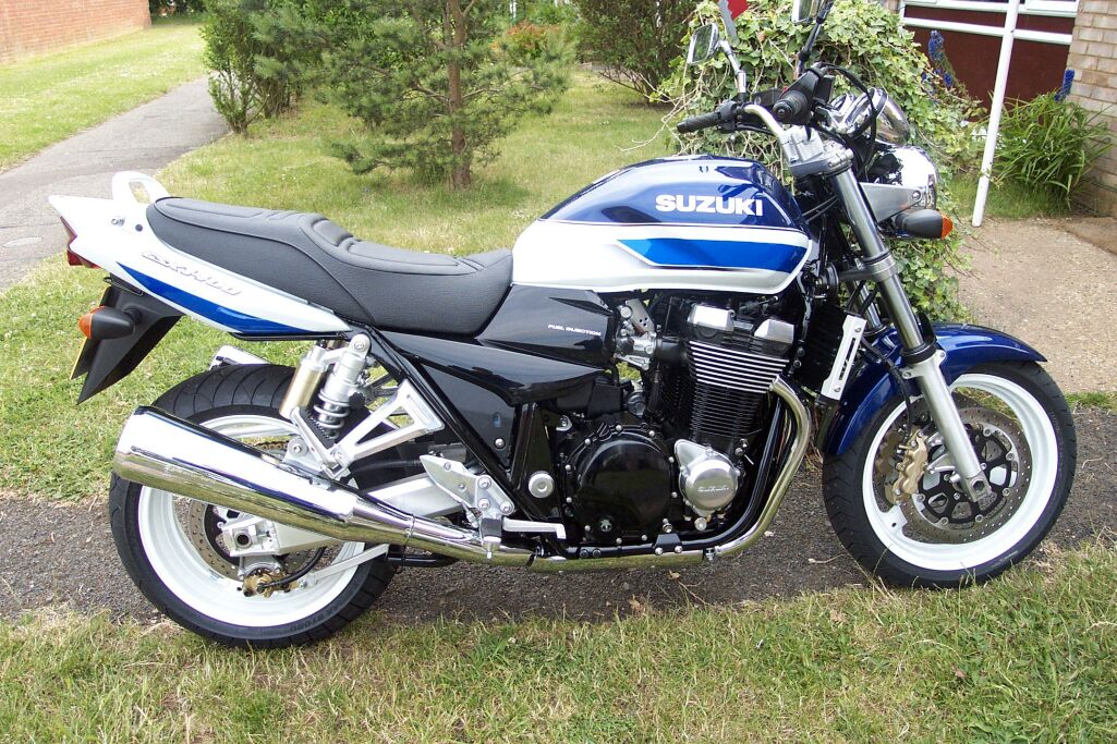 Сузуки 1400. Сузуки бандит 1400. Yamaha XJR 1400. Сузуки 1400 мотоцикл. Мотоцикл Сузуки бандит 1400.